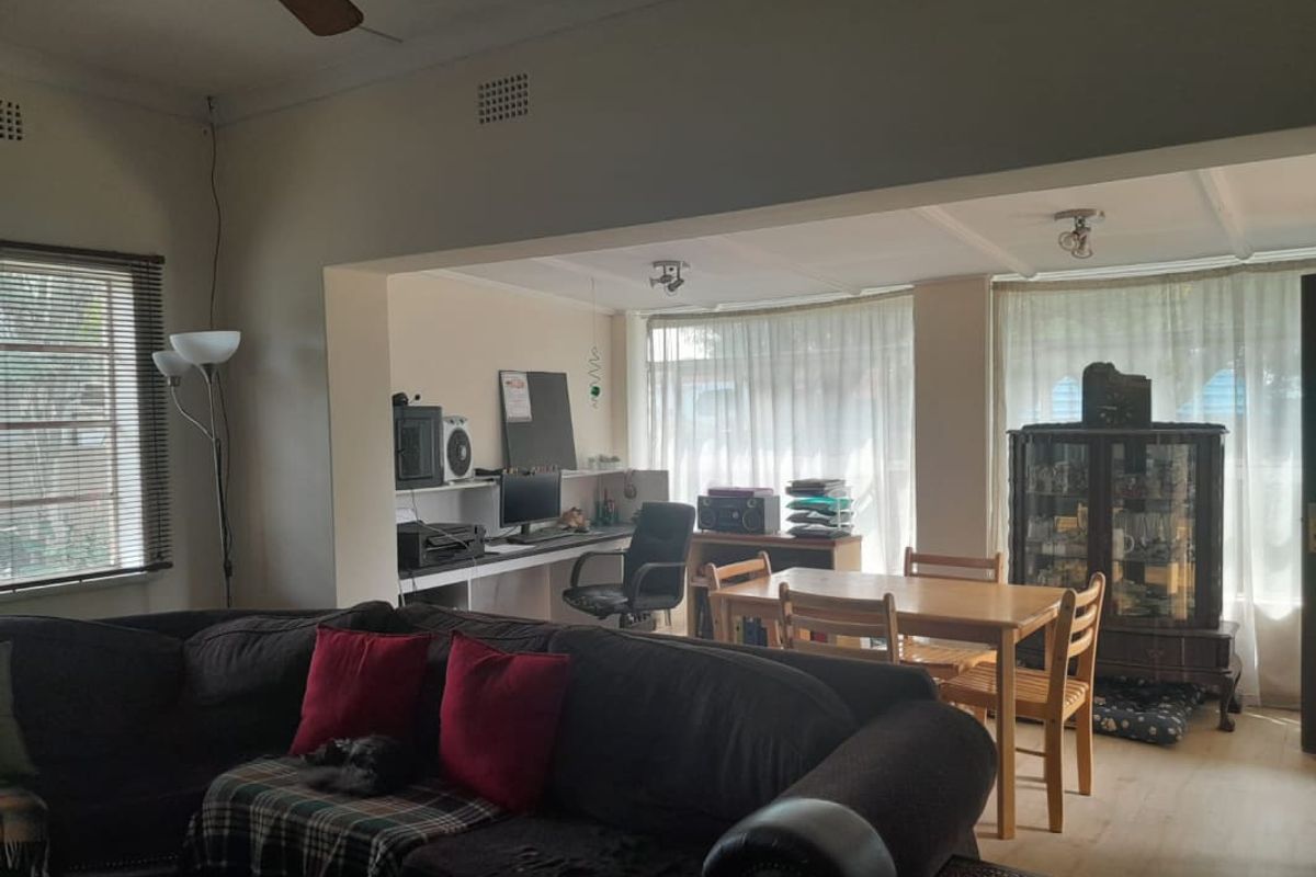 3 Bedroom Family Home with Cottage For Sale in Edendale - Photo 5