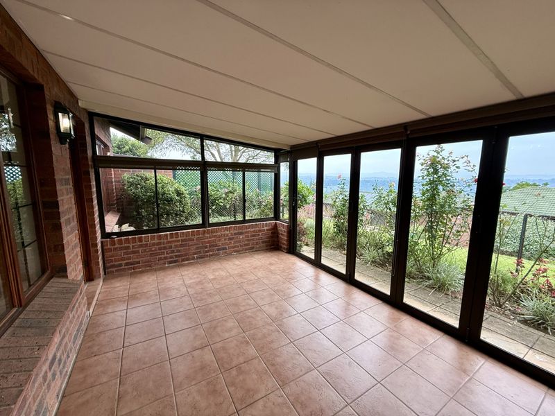 Amber Ridge | 2 Bedroom Home with Berg Views - Photo 7