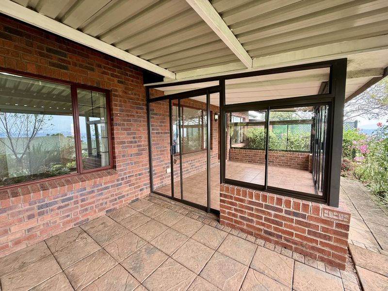 Amber Ridge | 2 Bedroom Home with Berg Views - Photo 6