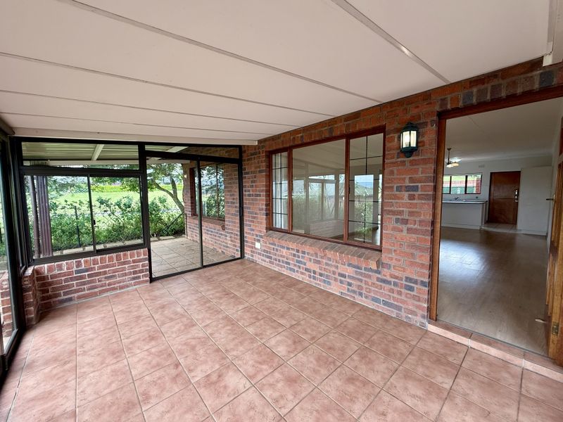 Amber Ridge | 2 Bedroom Home with Berg Views - Photo 5