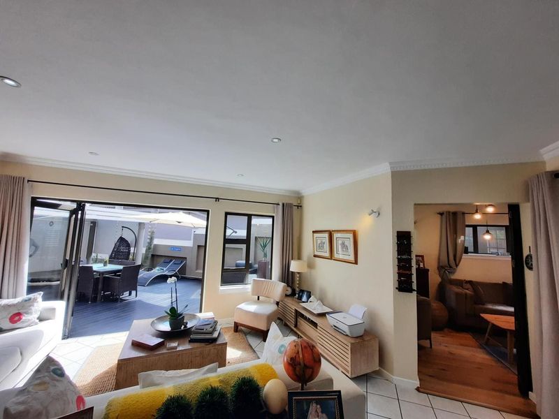 Stunning Double-Storey Home in a Secure Bedfordview Estate - Photo 5