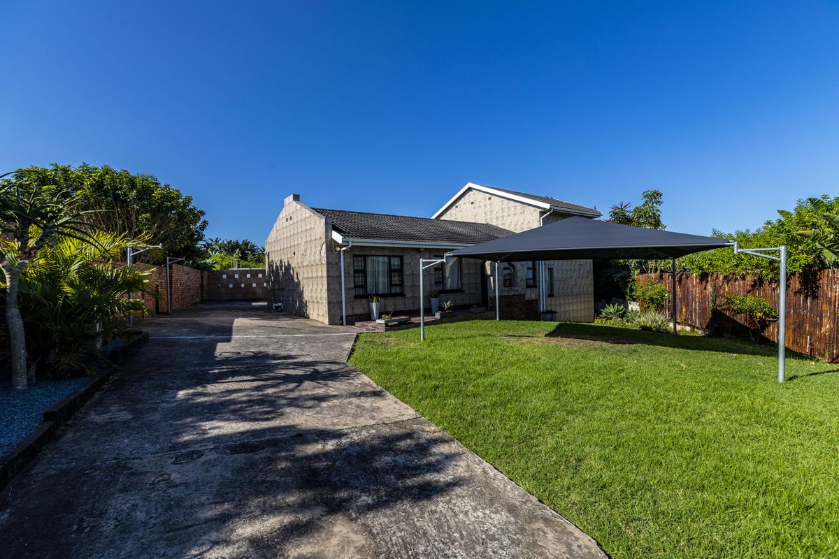 Clovelly Place: A Beautifully Designed Sanctuary Offering Privacy, Comfort, and Style - Photo 2