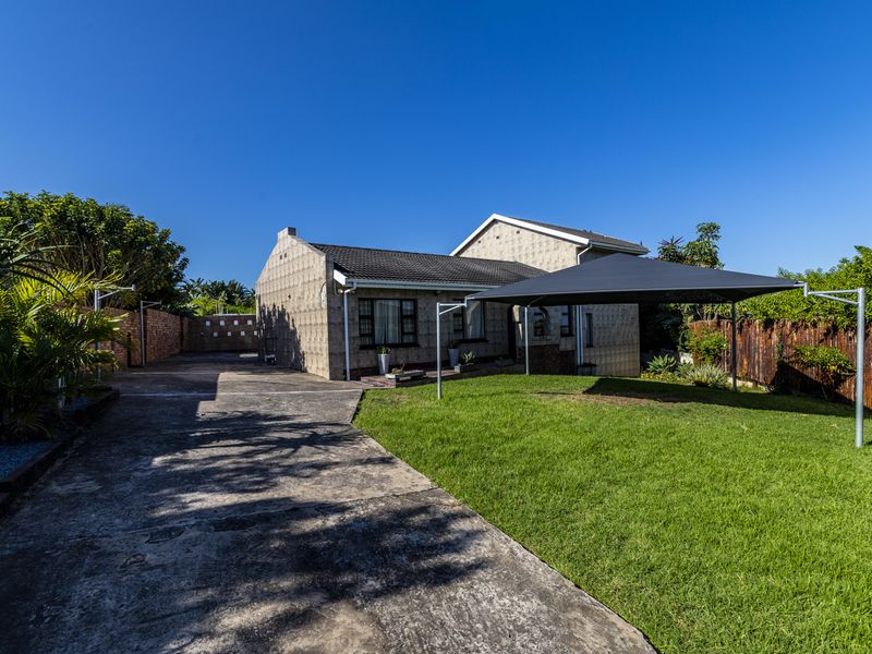 Clovelly Place: A Beautifully Designed Sanctuary Offering Privacy, Comfort, and Style - Photo 2