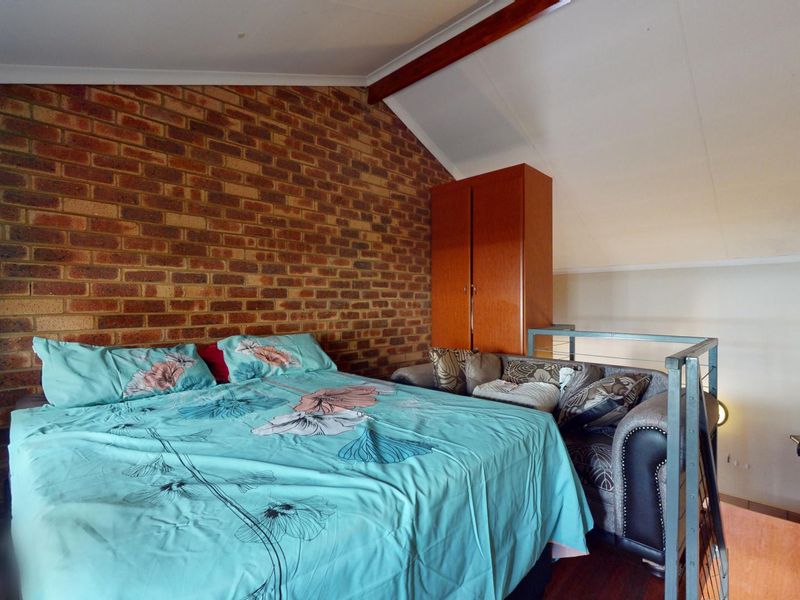 Comfy Loft! - Photo 8