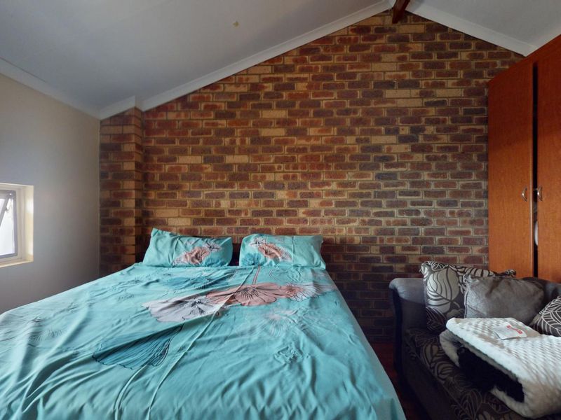 Comfy Loft! - Photo 9