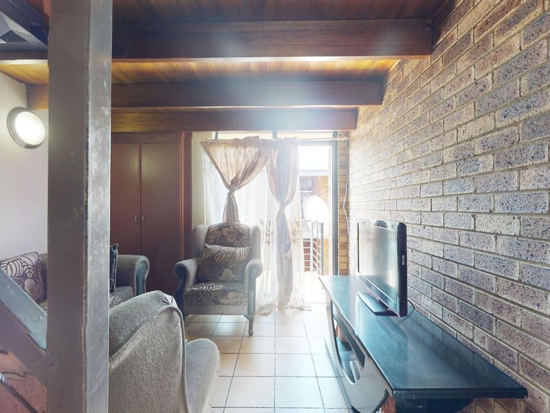 Comfy Loft! - Photo 4