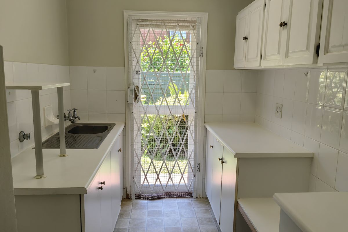 Charming Cottage in Sought-After Central Retirement Community - Photo 3