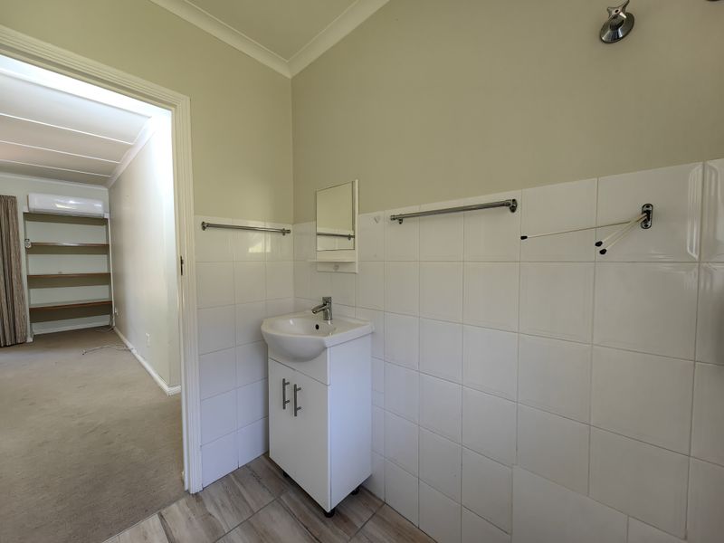 Charming Cottage in Sought-After Central Retirement Community - Photo 10