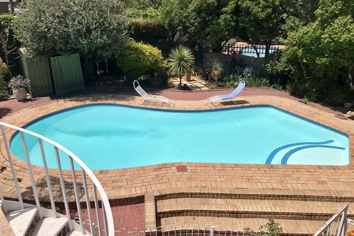 Luxurious Double-Story Estate in Secunda - Photo 3