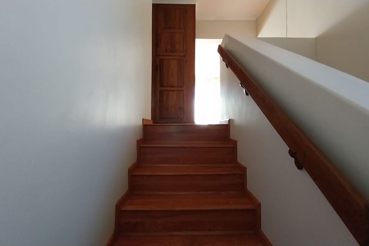 Luxurious Double-Story Estate in Secunda - Photo 5