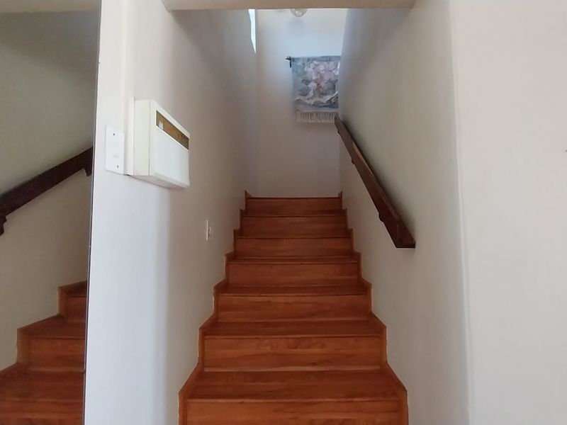 Luxurious Double-Story Estate in Secunda - Photo 4