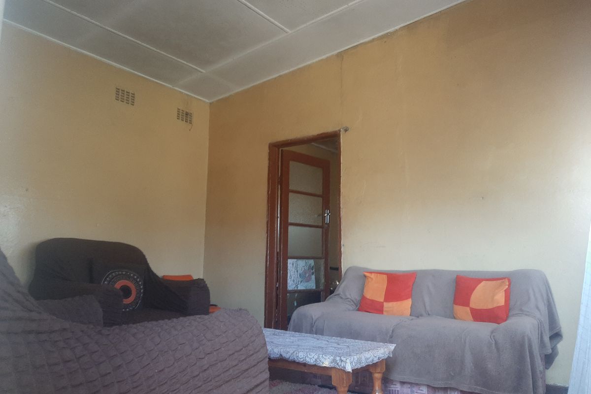 2 bedrooms home in Zwelitsha - Photo 3