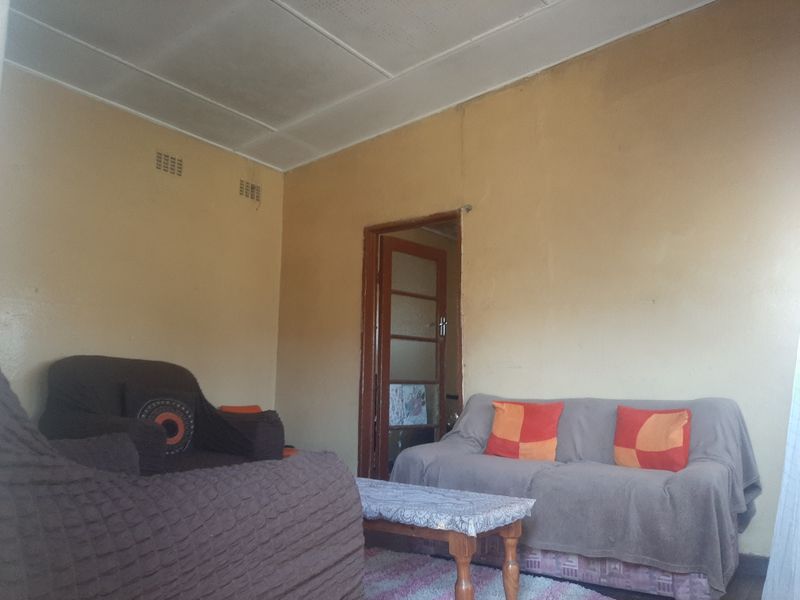 2 bedrooms home in Zwelitsha - Photo 3