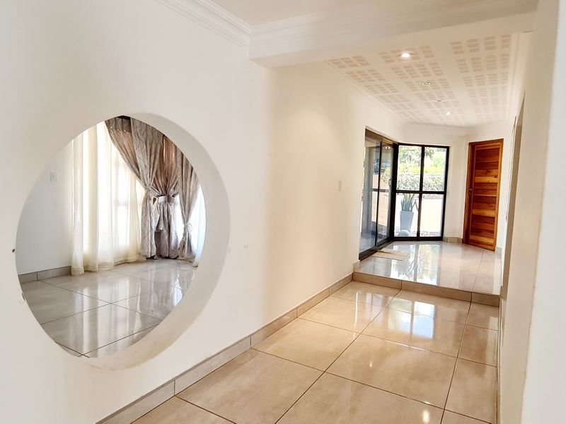 Magnificent house for sale in New Town, Louis Trichardt - Photo 5