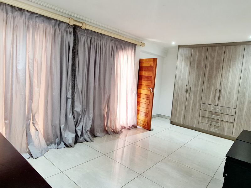 Magnificent house for sale in New Town, Louis Trichardt - Photo 10