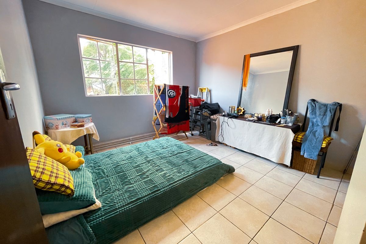 Your dream home awaits - let us help you find it. - Photo 5