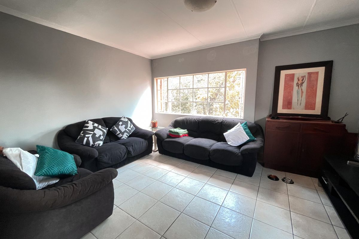 Your dream home awaits - let us help you find it. - Photo 4