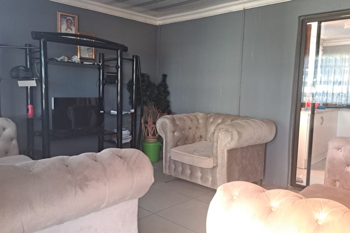 Sole and Exclusive Mandate - Photo 2