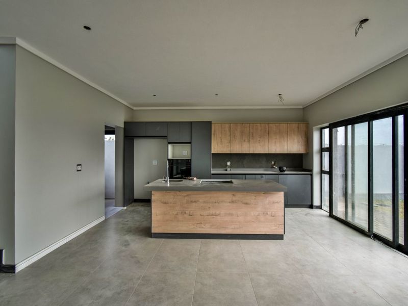 Elegant Family Living in the Prestigious Fountainbrook Estate. - Photo 9