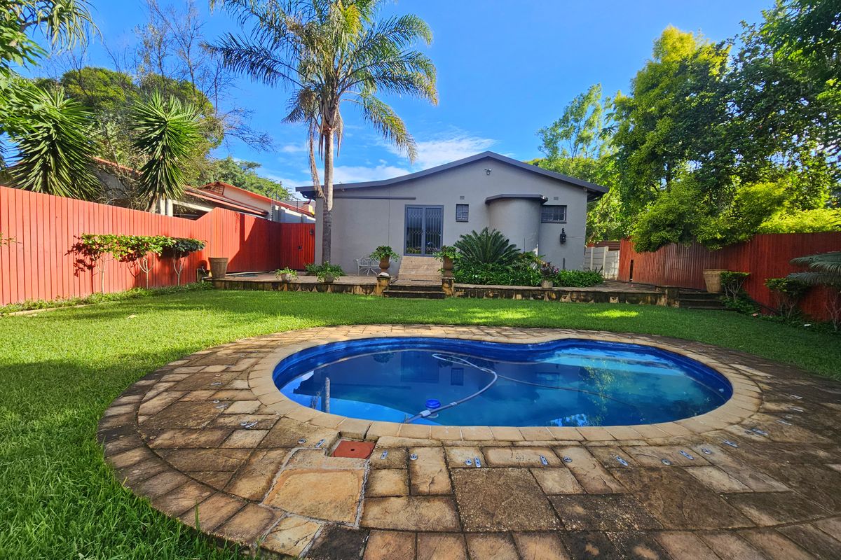 Modern 3-Bedroom Home for Sale in Louis Trichardt. - Photo 2