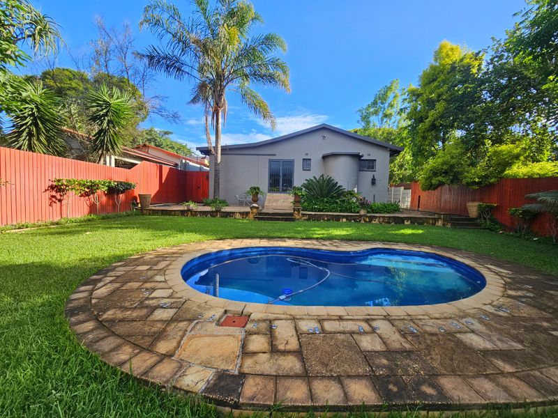 Modern 3-Bedroom Home for Sale in Louis Trichardt. - Photo 2