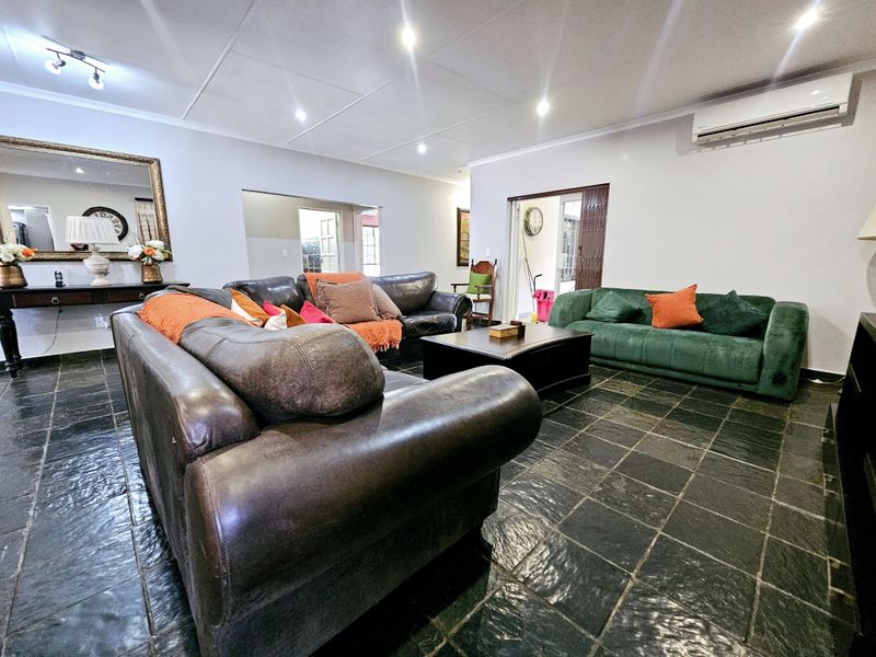 Modern 3-Bedroom Home for Sale in Louis Trichardt. - Photo 9