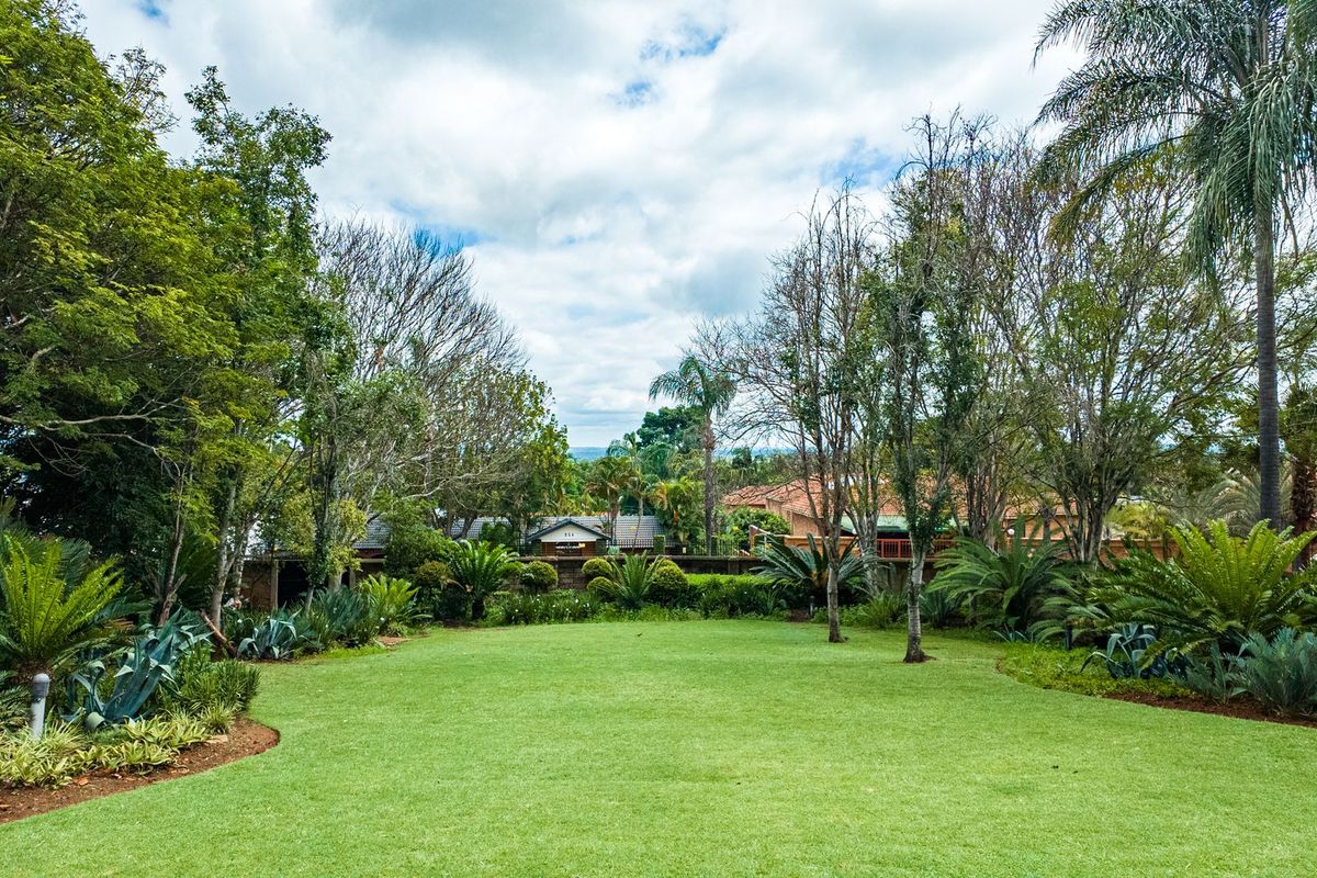 Location! Location! Location! - Photo 4