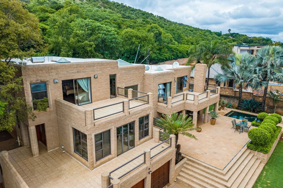 Location! Location! Location! - Photo 2