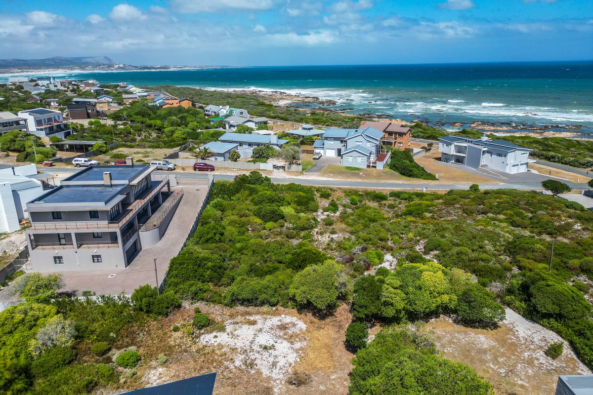 Large stand in popular Heide street up for grabs - Photo 3