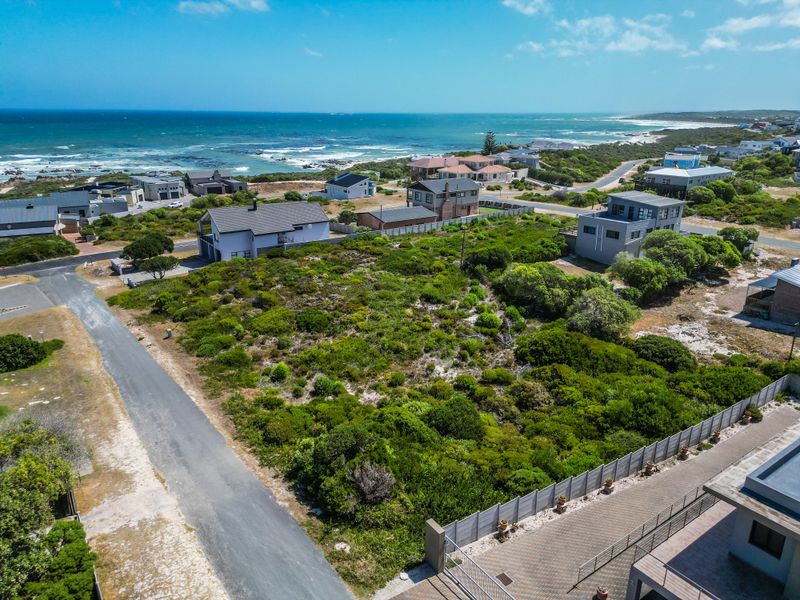 Large stand in popular Heide street up for grabs - Photo 8