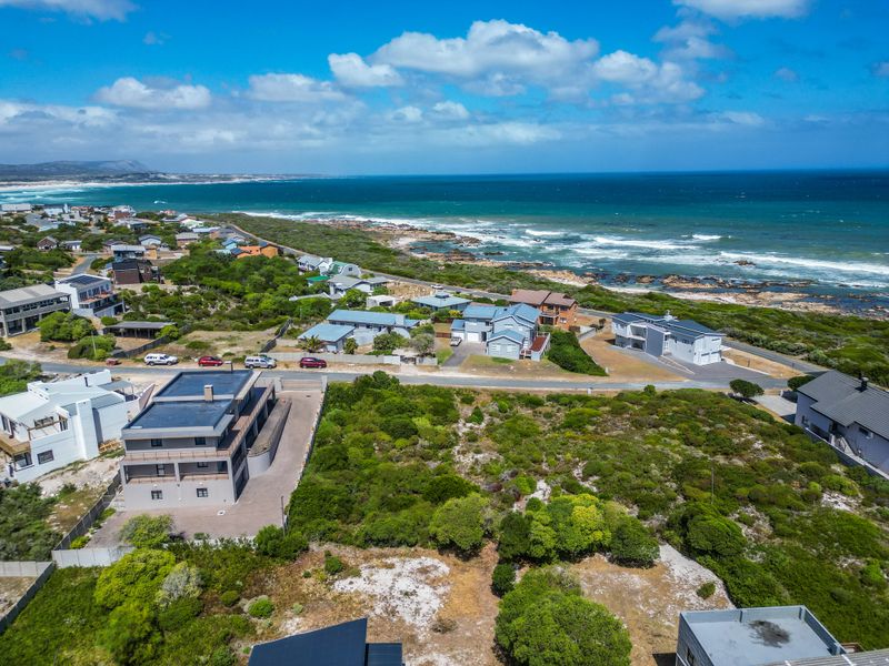 Large stand in popular Heide street up for grabs - Photo 5