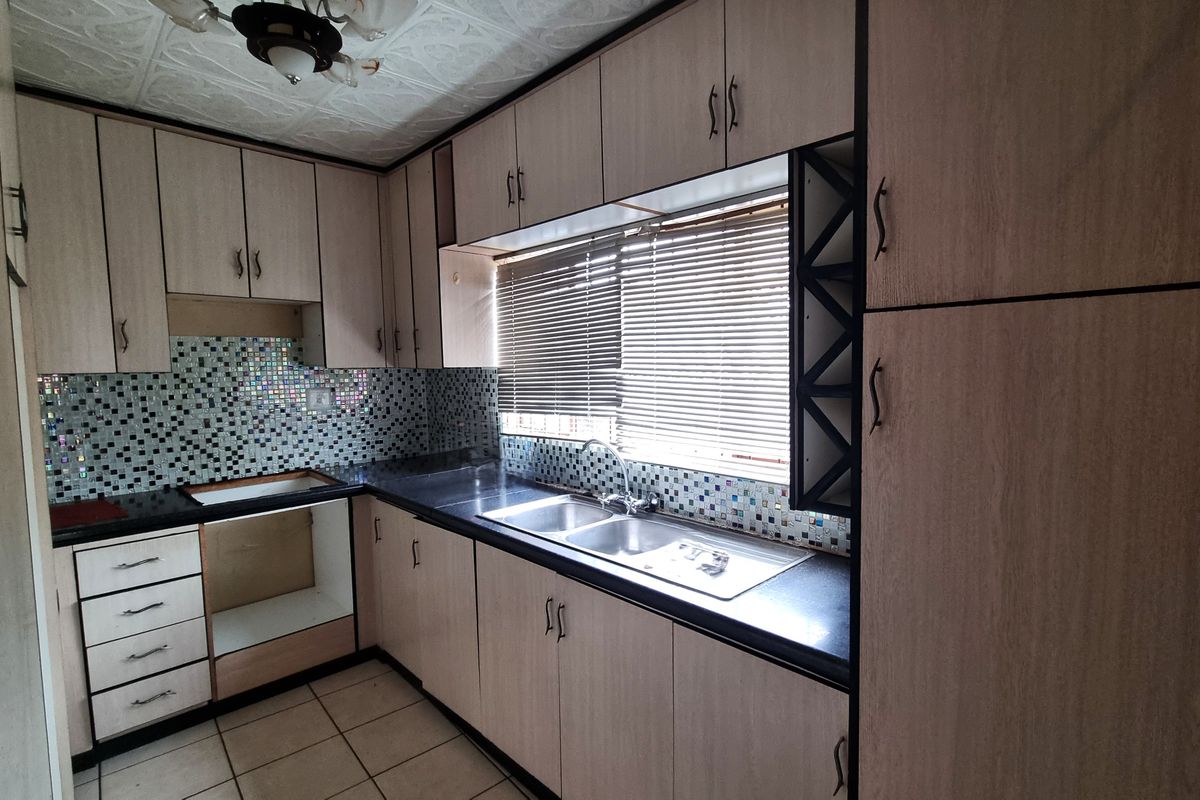 Zeerust - Charming 3-Bedroom Home - Photo 2