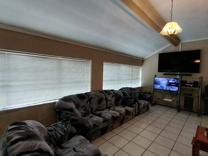 Family Home with Business Potential in Trichardt - Photo 6