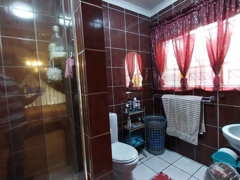 Family Home with Business Potential in Trichardt - Photo 10