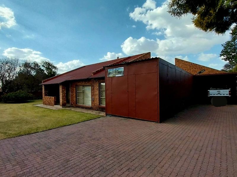Family Home with Business Potential in Trichardt - Photo 2