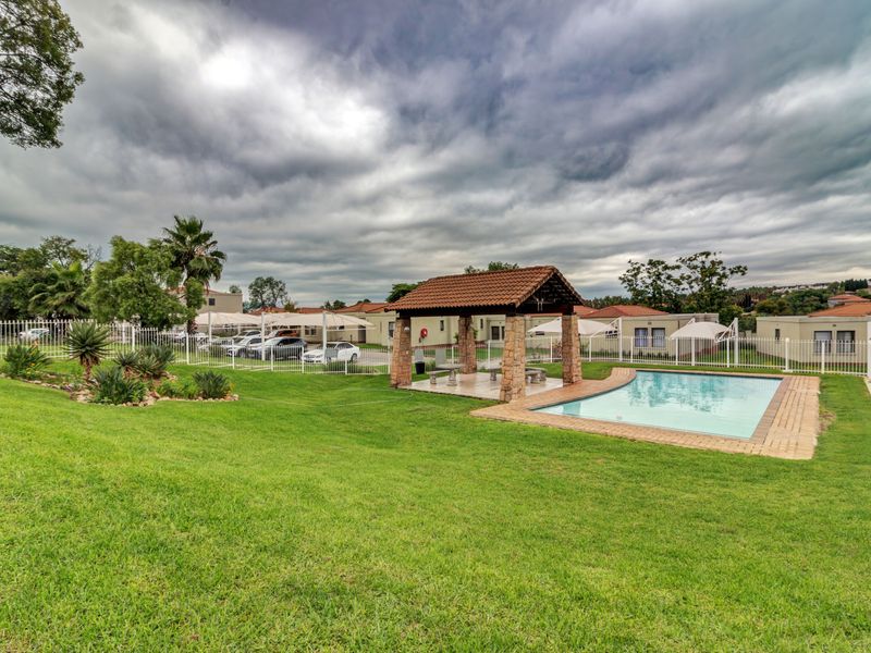 2 Bedroom apartment priced to sell! - Photo 2