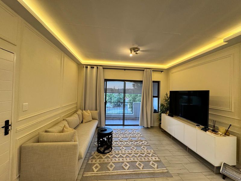 2 Bedroom apartment priced to sell! - Photo 3