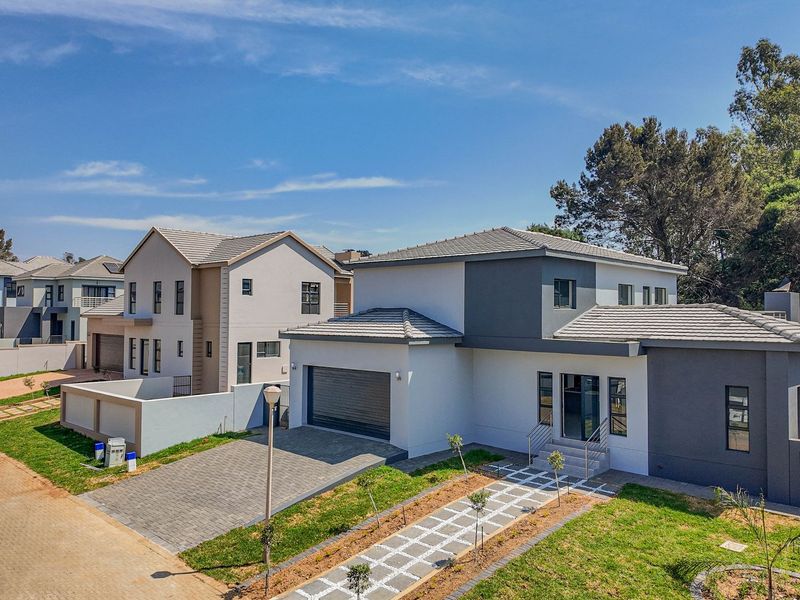 New Development! Exclusive designed house. - Photo 2