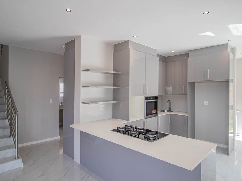 New Development! Exclusive designed house. - Photo 3