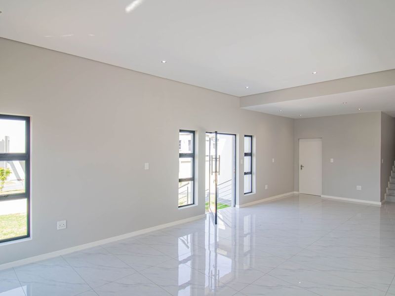 New Development! Exclusive designed house. - Photo 7