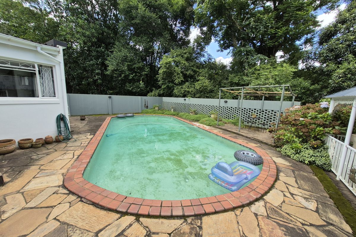 PRISTINE FAMILY HOME WITH OLD WORLD CHARM - Photo 4