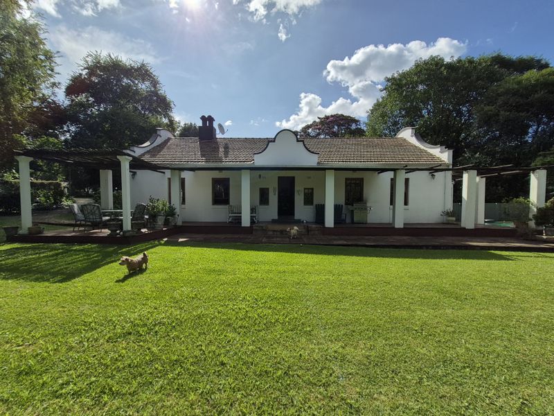 PRISTINE FAMILY HOME WITH OLD WORLD CHARM - Photo 1