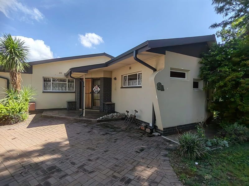 Move in ready - Photo 1