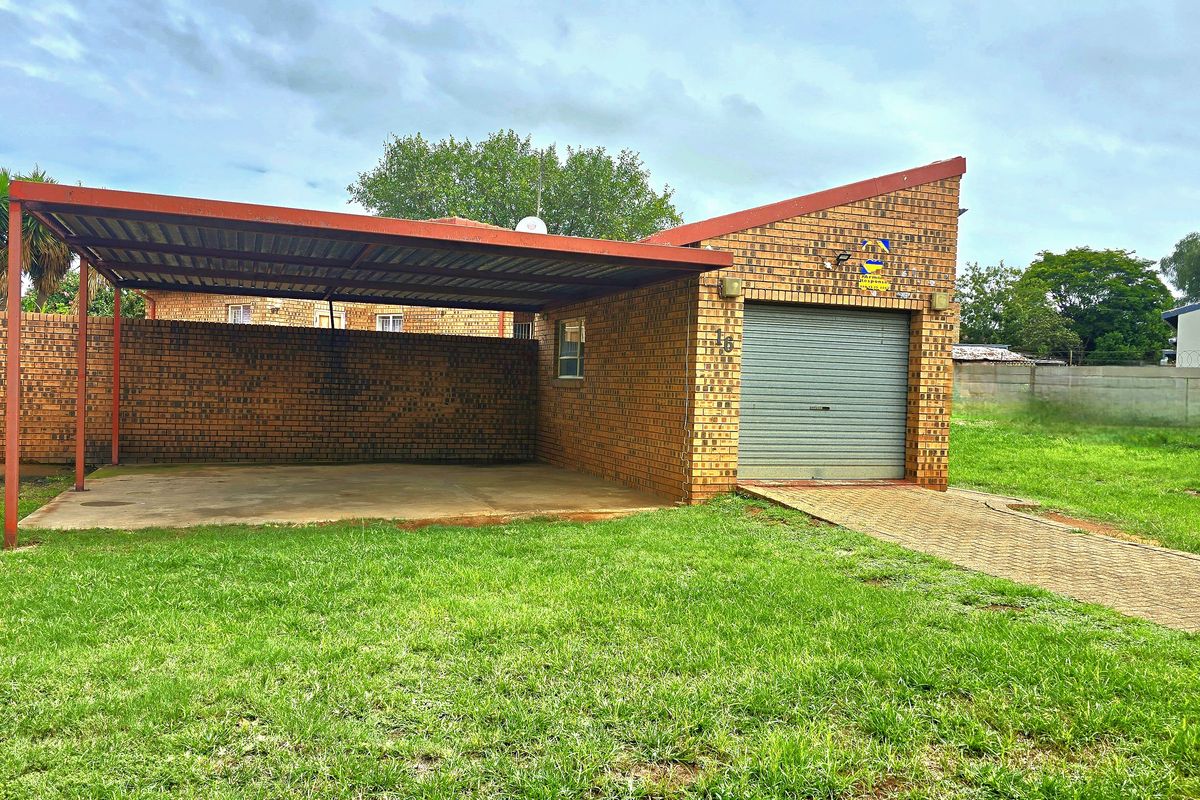 Charming Family Home - Photo 4