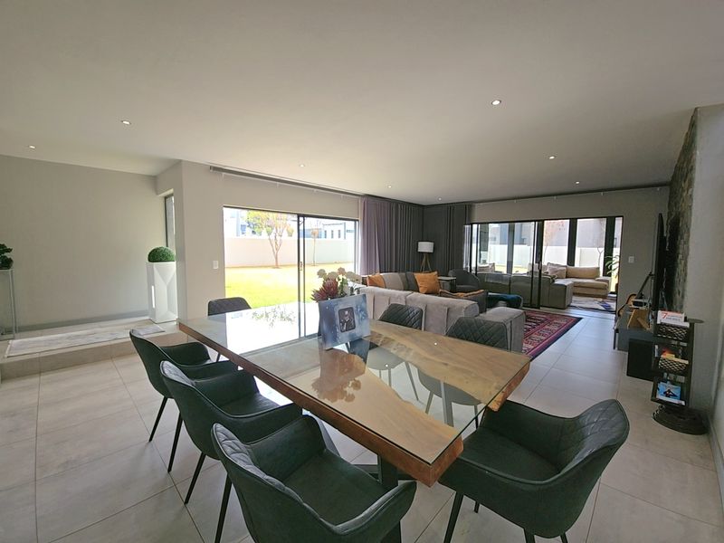 4 Beds plus a Staff room. - Photo 10