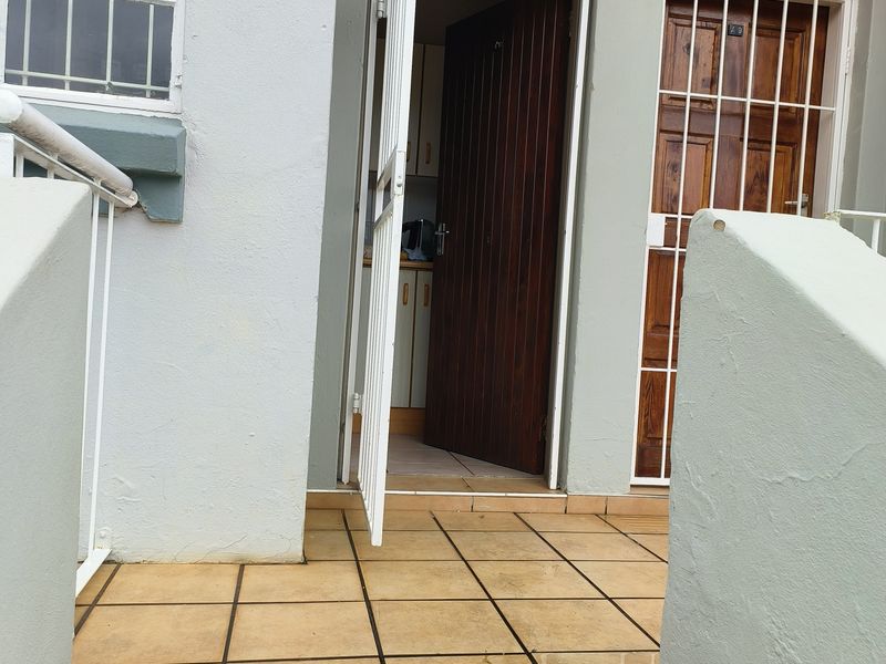 Two Bedroom apartment for Sale a perfect Investment opportunity, situated on the first floor - Photo 2