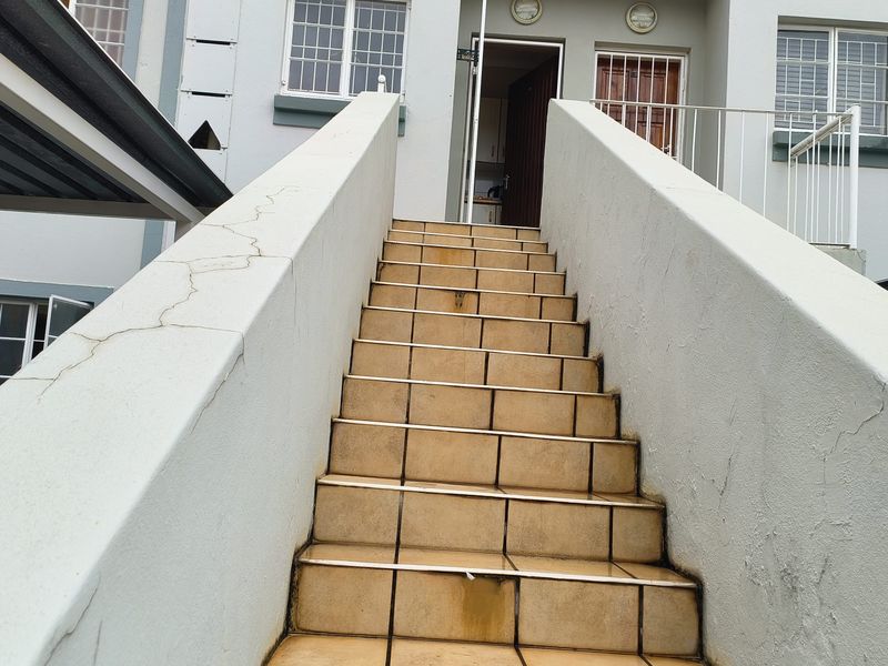 Two Bedroom apartment for Sale a perfect Investment opportunity, situated on the first floor - Photo 3