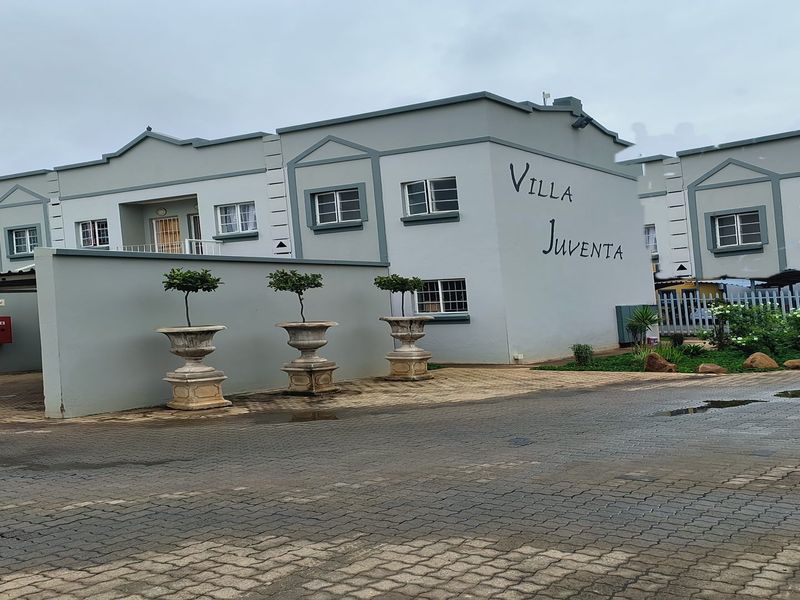 Two Bedroom apartment for Sale a perfect Investment opportunity, situated on the first floor - Photo 1