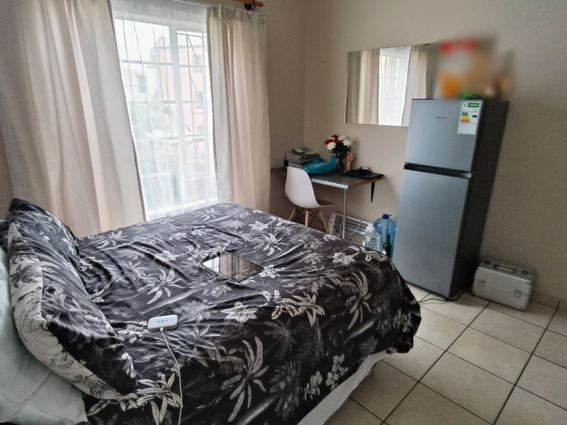 Two Bedroom apartment for Sale a perfect Investment opportunity, situated on the first floor - Photo 7