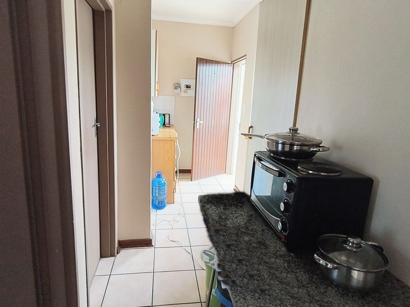 Two Bedroom apartment for Sale a perfect Investment opportunity, situated on the first floor - Photo 6